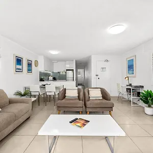 trickett-gardens-surfers-paradise-private-unit.queenslandhotels.net/