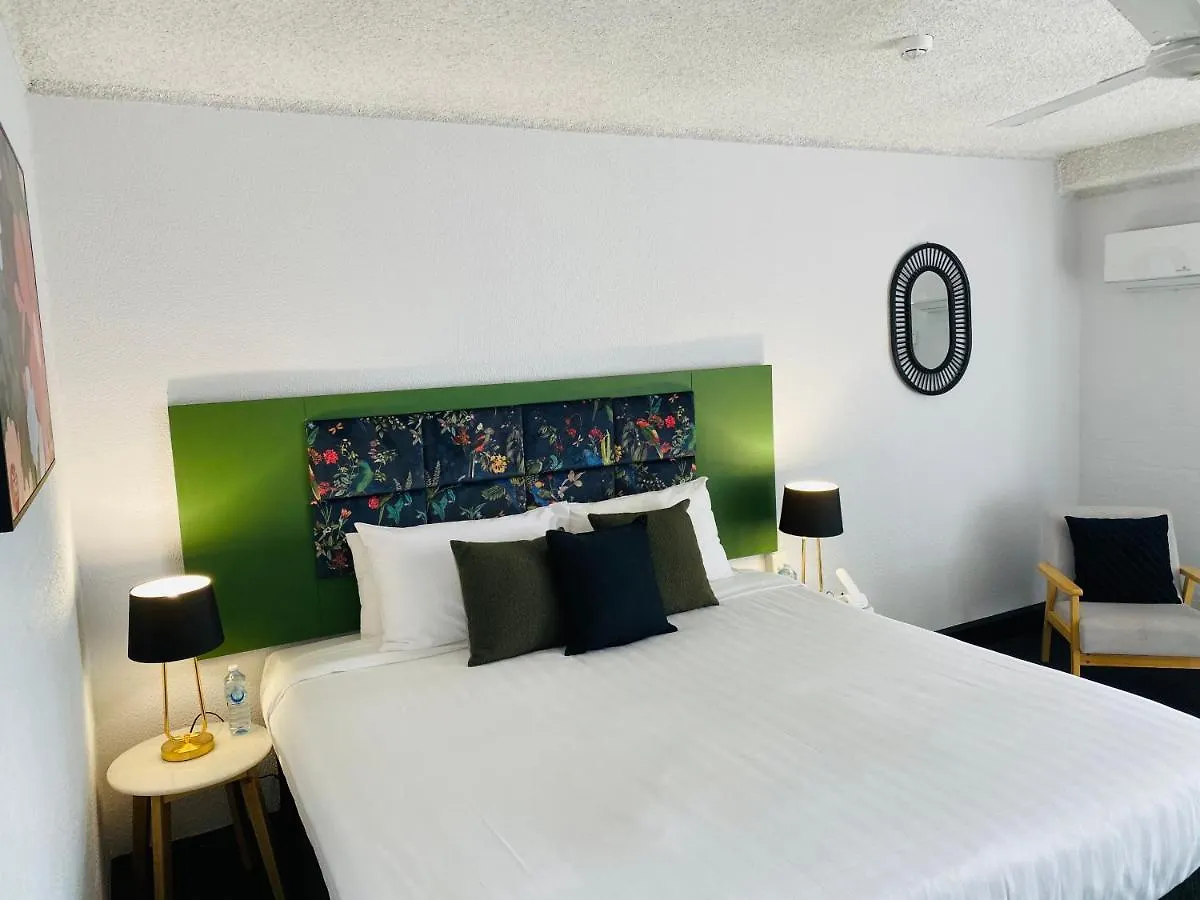 **** Resort Greenmount Beach House Gold Coast Australia