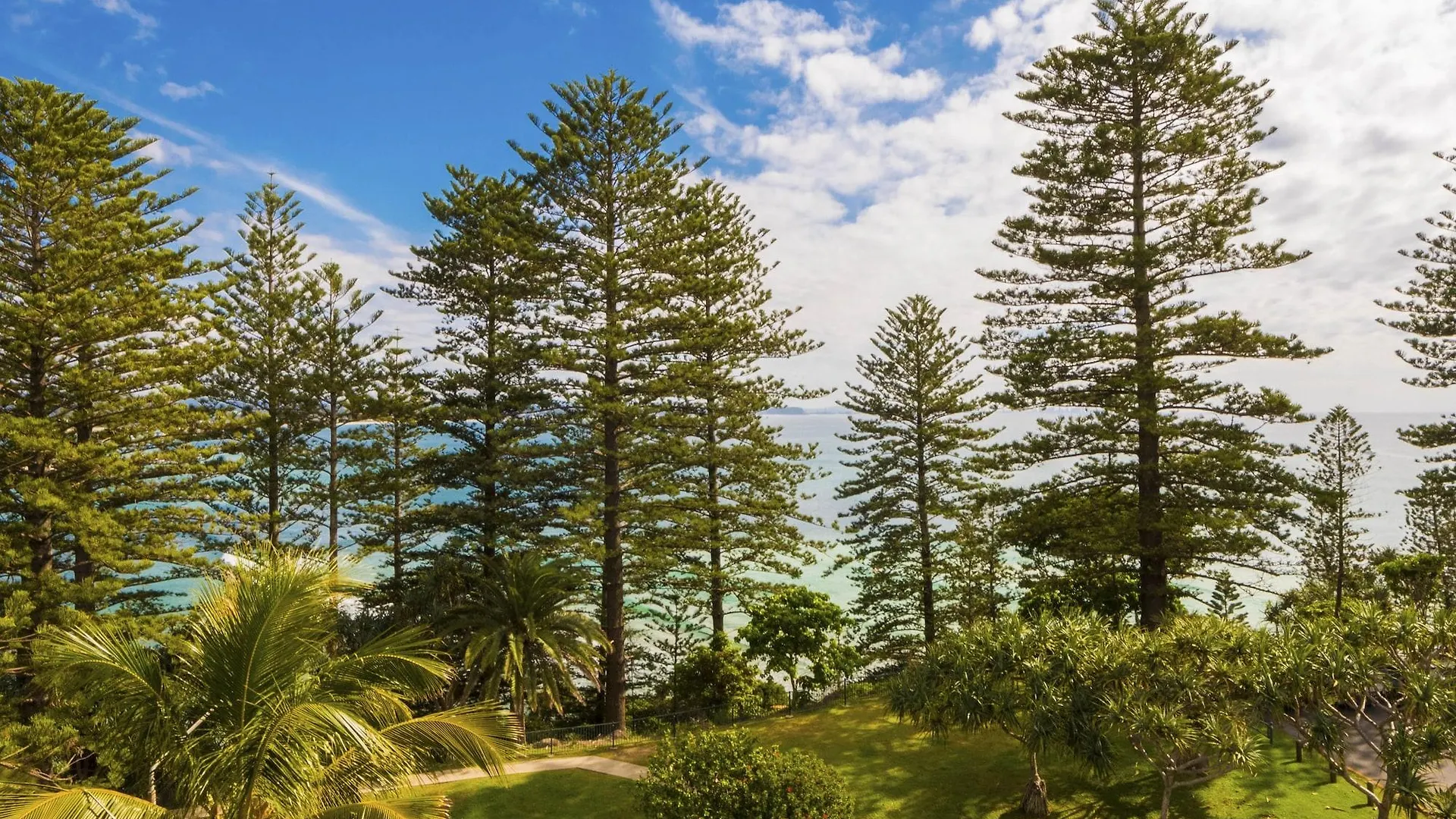 Greenmount Beach House Gold Coast 4*,
